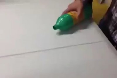 Bardzo nieudany pokaz nauczyciela na lekcji chemii