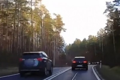 Szalona jazda młodego kierowcy zakończona czołówką z ciężarówką