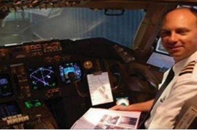 Pasażerka dała pilotom paczkę ciastek. Jak je zjedli zobaczyli dołączony list i załamali się