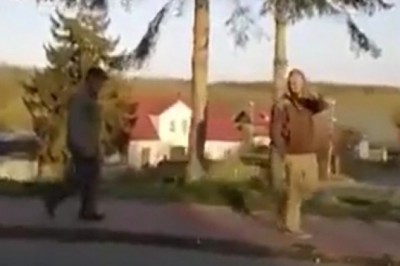 Panowie rozwalili system. Tak się chodzi bezpiecznie po mieście