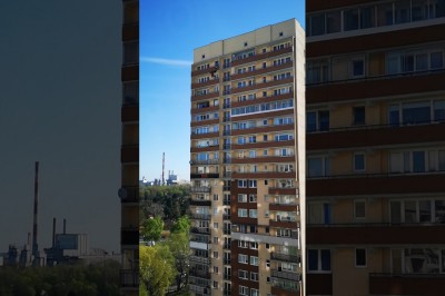 Dwóch gości skoczyło z 20 piętra ze spadochronami - Warszawa 