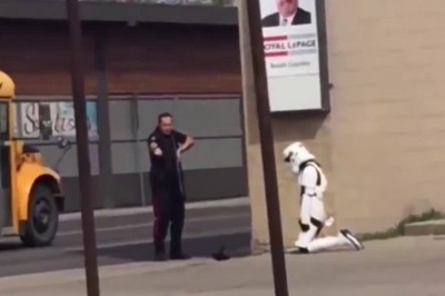 Policjanci kontra dziewczyna w stroju ze Star Wars