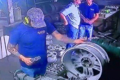 Pechowy pracownik kontra alufelga. To nie był jego najlepszy dzień