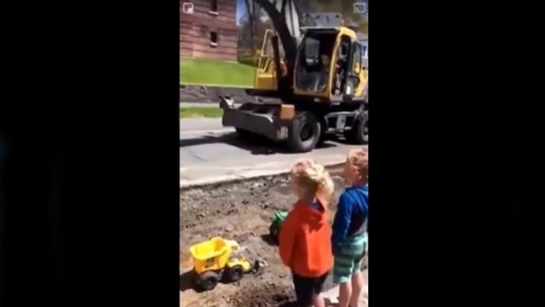 Kiedy jesteś operatorem koparki i robisz wielką radochę dzieciakom