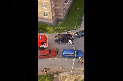 Kiedy źle zaparkujesz, a akurat jedzie straż pożarna. Brawo dla sąsiadów 