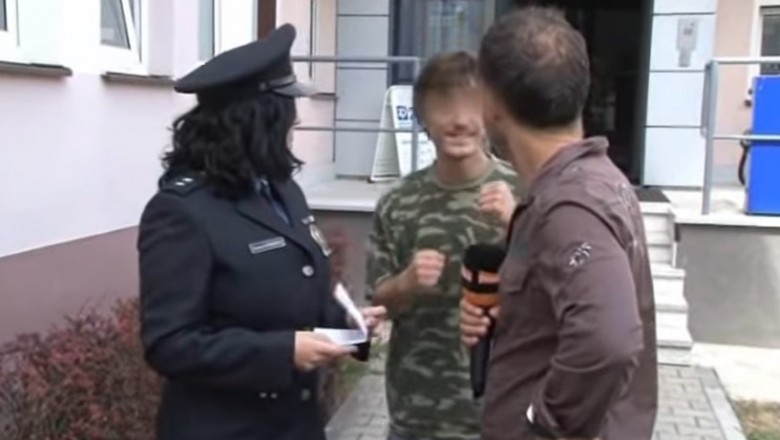 Kiedy robisz wywiad z policjantką, a tu gość wychodzi z komisariatu