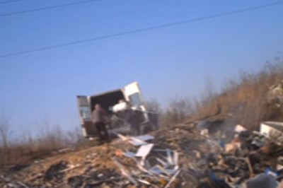 Przyłapani na gorącym uczynku. Teraz będą musieli posprzątać