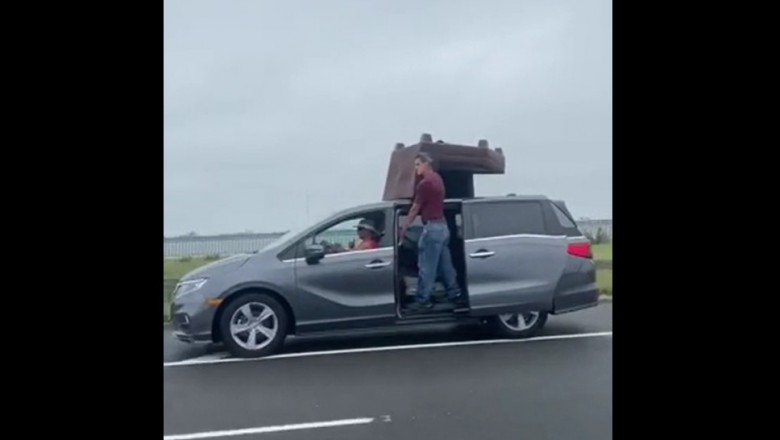 Mistrzowie transportu w akcji. Tak wieźli kanapę autem