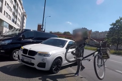 Kierowca BMW kontra rowerzysta. Rower zaczął latać