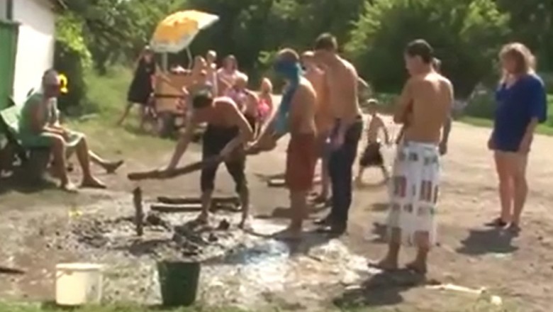 Szybki koniec zabawy z kijem i zawiązanymi oczyma