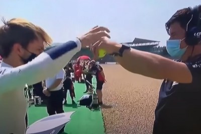 Ćwiczenia na refleks kierowcy bolidu F1. Robi wrażenie