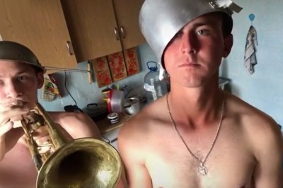 Kiedy z kumplem postanowicie nagrać filmik w kuchni swojej mamy