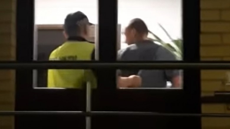 Strażnik miejski nie wiedział, że jest nagrywany. Okładał zatrzymanego