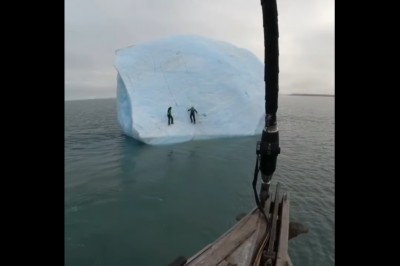 Góra lodowa vs dwóch śmiałków. Co może pójść nie tak? 