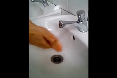 Typowa toaleta w polskiej szkole. Cóż za niespodzianka 