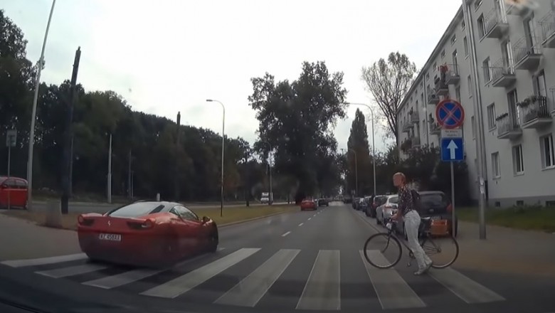 Kierowca Ferrari kontra policja. Karma szybko go dopadła
