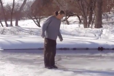 Jak wydostać się z wody, gdy załamał się pod nami lód