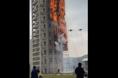 Drony pomagają w gaszeniu pożarów na wysokościach. Nowy sprzęt strażaków 