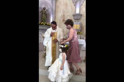 Dziewczynka rozwaliła system w kościele. Ksiądz się tego nie spodziewał 