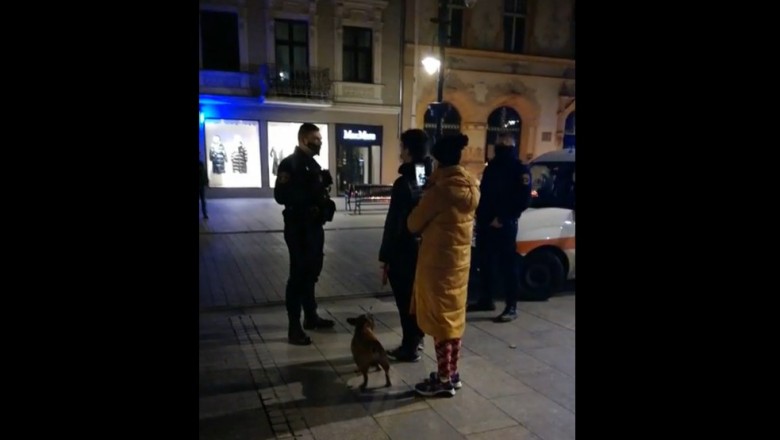 Strażnicy miejscy zwolnieni po interwencji. Nagranie z zajścia