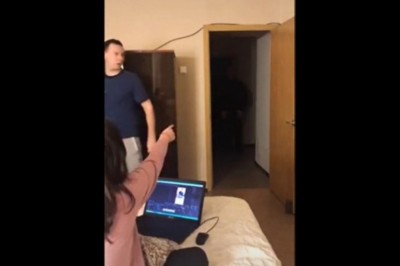 Kiedy dziewczyna pokazuje Ci coś w przedpokoju, ale jej nie wierzysz