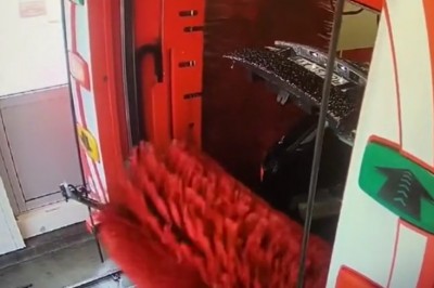 Jak nie myć bagażnika na myjni automatycznej. Droga nauczka