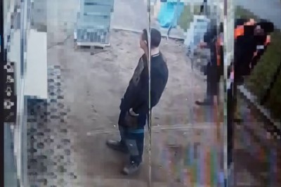 Zawinął zgubiony portfel, a później pomagał go szukać. Nagranie z monitoringu 