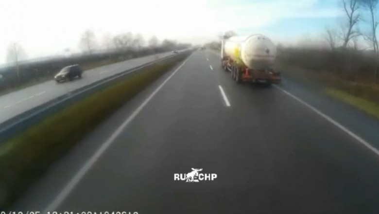 Pęknięta opona w TIRze na autostradzie doprowadza do wypadku