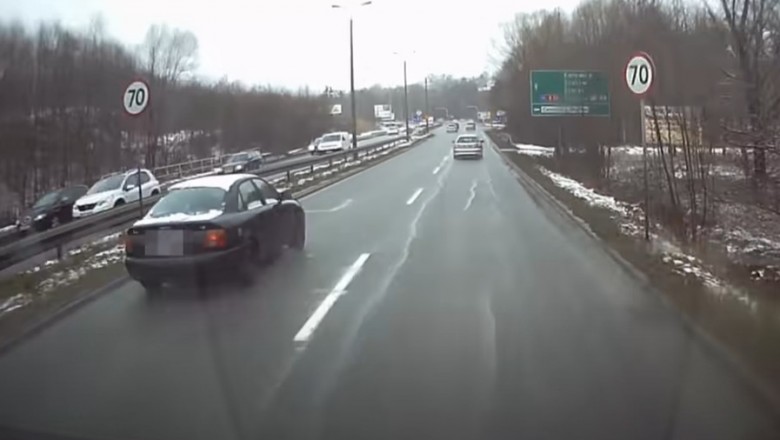 Mistrzowski manewr kierowcy Audi. O włos od wypadku
