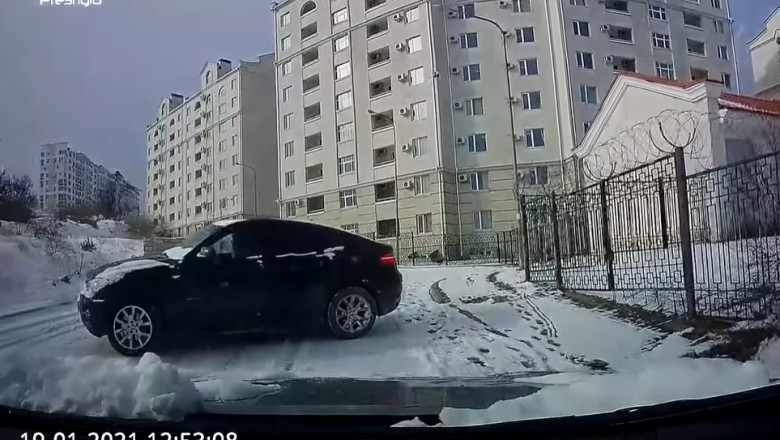 BMW leciało wprost na niego. Musiał się szybko ratować przed kolizją