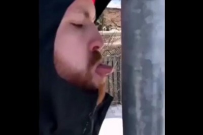 Chciał sprawdzić czy język rzeczywiście przymarznie do metalu