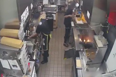 Palący się olej kontra pracownicy restauracji. Mistrzowskie gaszenie