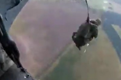 Nieudany skok ze spadochronem. Nagranie z samolotu i z ziemi