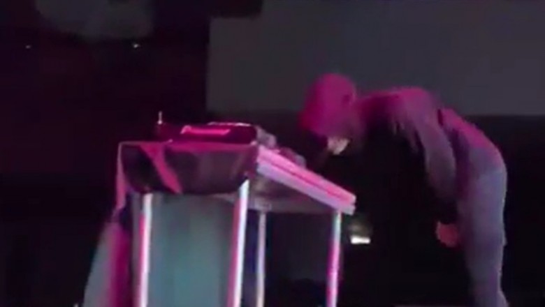 Kiedy jesteś tak świetnym DJ'em, że zaczynasz tańczyć ze stołem