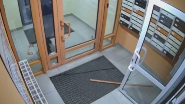 Kiedy sąsiad zapomni kluczy od domofonu i akurat wraca z imprezy