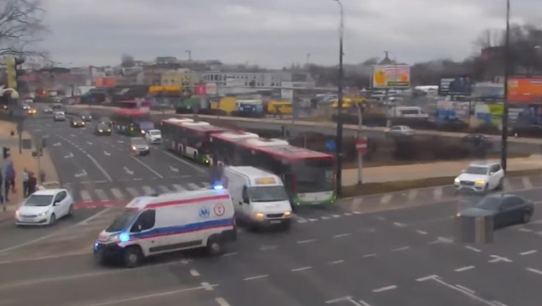 Monitoring miejski uchwycił moment wypadku karetki w Lublinie