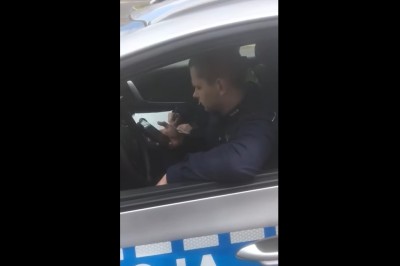 Policja kontra rowerzysta. Chcieli wstawić mandat za jazdę po chodniku