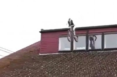 Młody mocno się przeliczył, czyli bardzo nieudany skok z dachu 