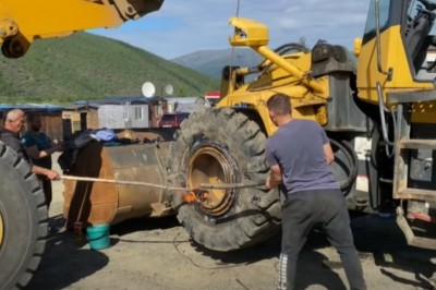 Kiedy Tadek z Mietkiem wezmą się za wymianę opony w ładowarce