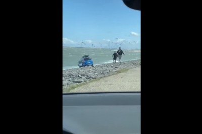 Nie zaciągnęli ręcznego w aucie. Szybko pożałowali 