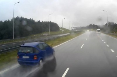 Mistrzowi prostej w Mercedesie to nawet deszcz nie przeszkadza