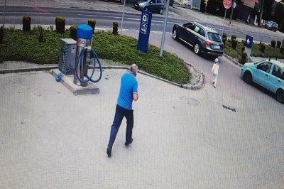 Na widok tego filmu, aż ciarki przechodzą. Bohater na stacji paliw 