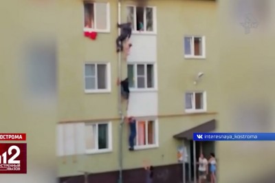 Przypadkowi przechodnie ratują dzieci z płonącego mieszkania