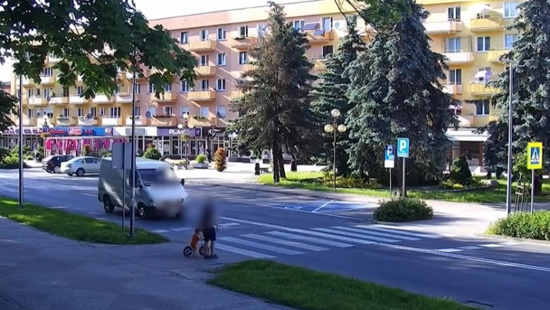 Pędził przez przejście i o mało nie potrącił ojca z dzieckiem