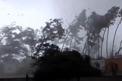 Nagranie z bliska tornada, które przeszło nad Czechami