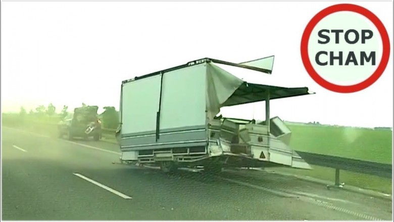 Wjechała w foodtrucka na S5. Nagranie z wideorejestratora