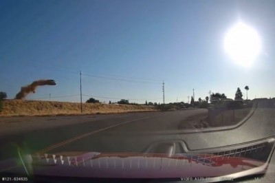 Konkretny lot samochodem. Wyszła z progu niczym Żyła 