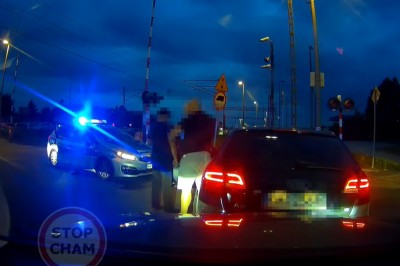 Kolizja, jazda pod prąd i ucieczka wstawionego kierowcy w Wadowicach 