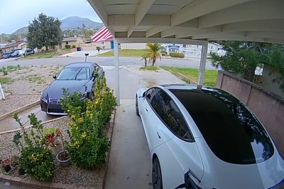 Bardzo pechowy dzień dostawcy jedzenia, który jeździ Lexusem