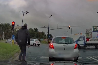 Kiep wypadł jej z auta. Kierowca wrzucił go z powrotem - Lublin